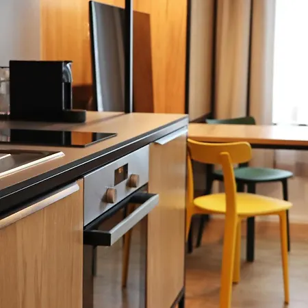 S12 - Boardinghouse By Trezor 3*