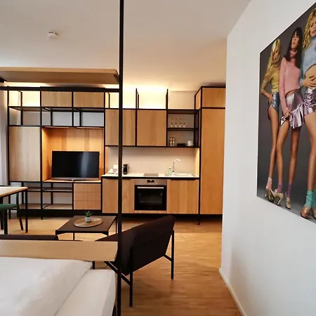 S12 - Boardinghouse By Trezor