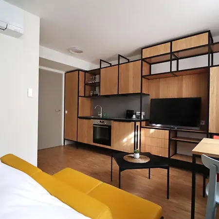 S12 - Boardinghouse By Trezor