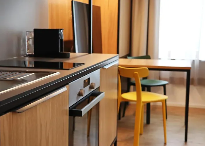 S12 - Boardinghouse By Trezor 3*