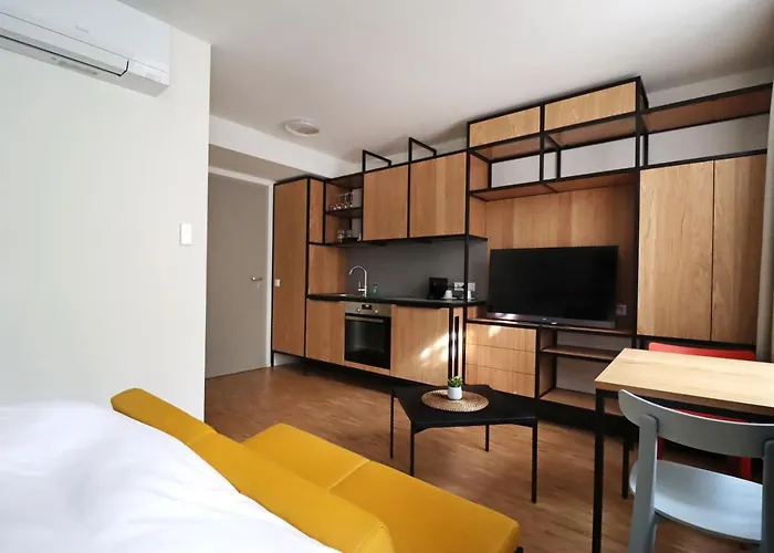 S12 - Boardinghouse By Trezor